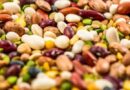 O que significa “full of beans” em inglês?