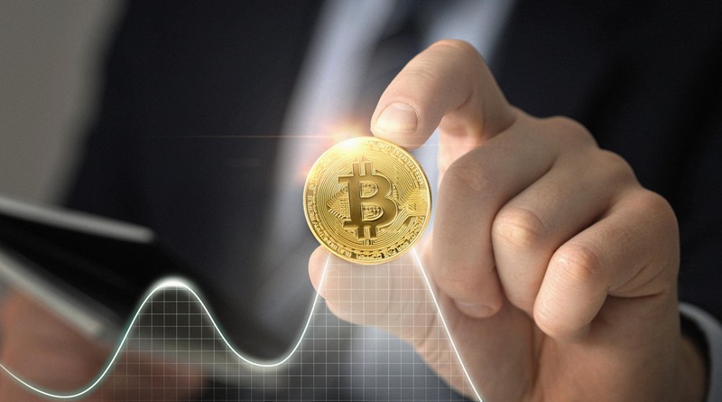 Gráfico ascendente com moedas douradas e símbolo de Bitcoin, representando o crescimento do lucro com criptomoedas.